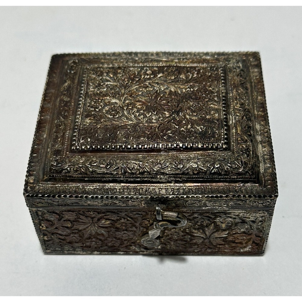 Vintagemetal Trinket Jewelry Make Up Box 3"x4" heavy